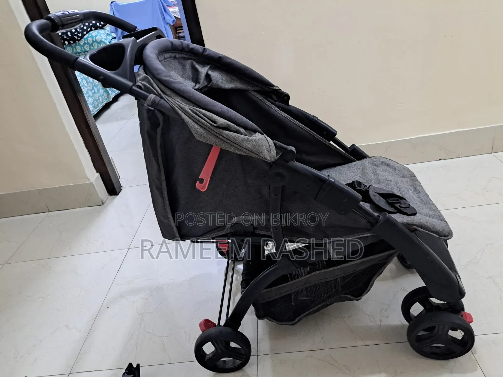 অরিজিনাল জুনিয়রস বেবি স্ট্রোলার (খুব কম ব্যবহৃত)
