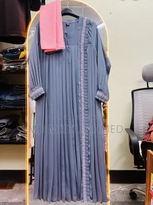 প্রিমিয়াম প্লিটেড বোরকা সাথে ম্যাচিং হিজাব