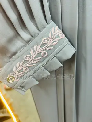 প্রিমিয়াম প্লিটেড বোরকা সাথে ম্যাচিং হিজাব