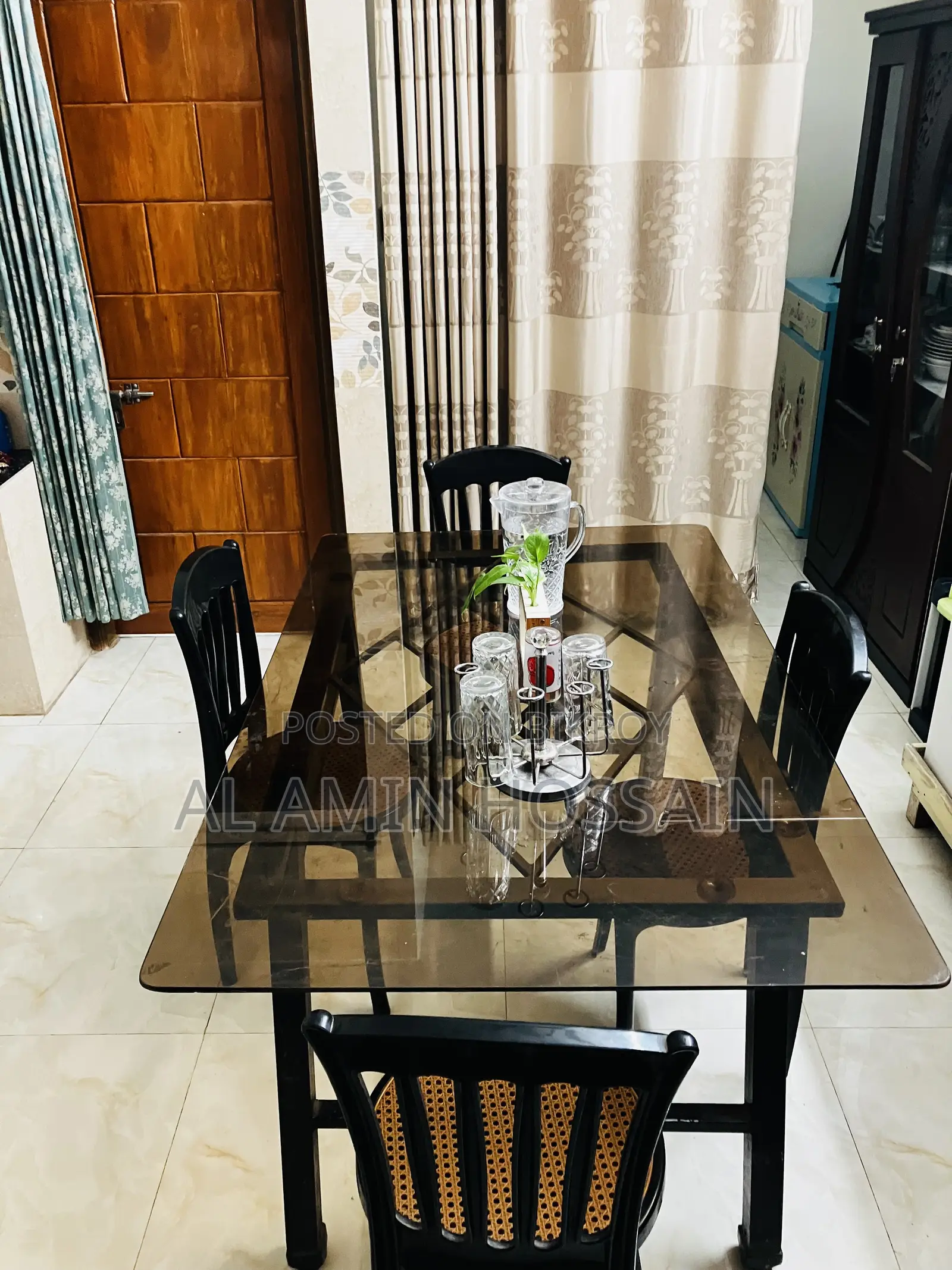 ডাইনিং টেবিল সাথে ৪টি চেয়ার