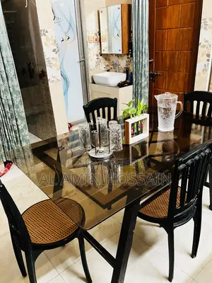 ডাইনিং টেবিল সাথে ৪টি চেয়ার