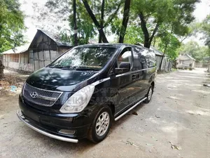 Hyundai H1 2.4 GLS 2010 Black