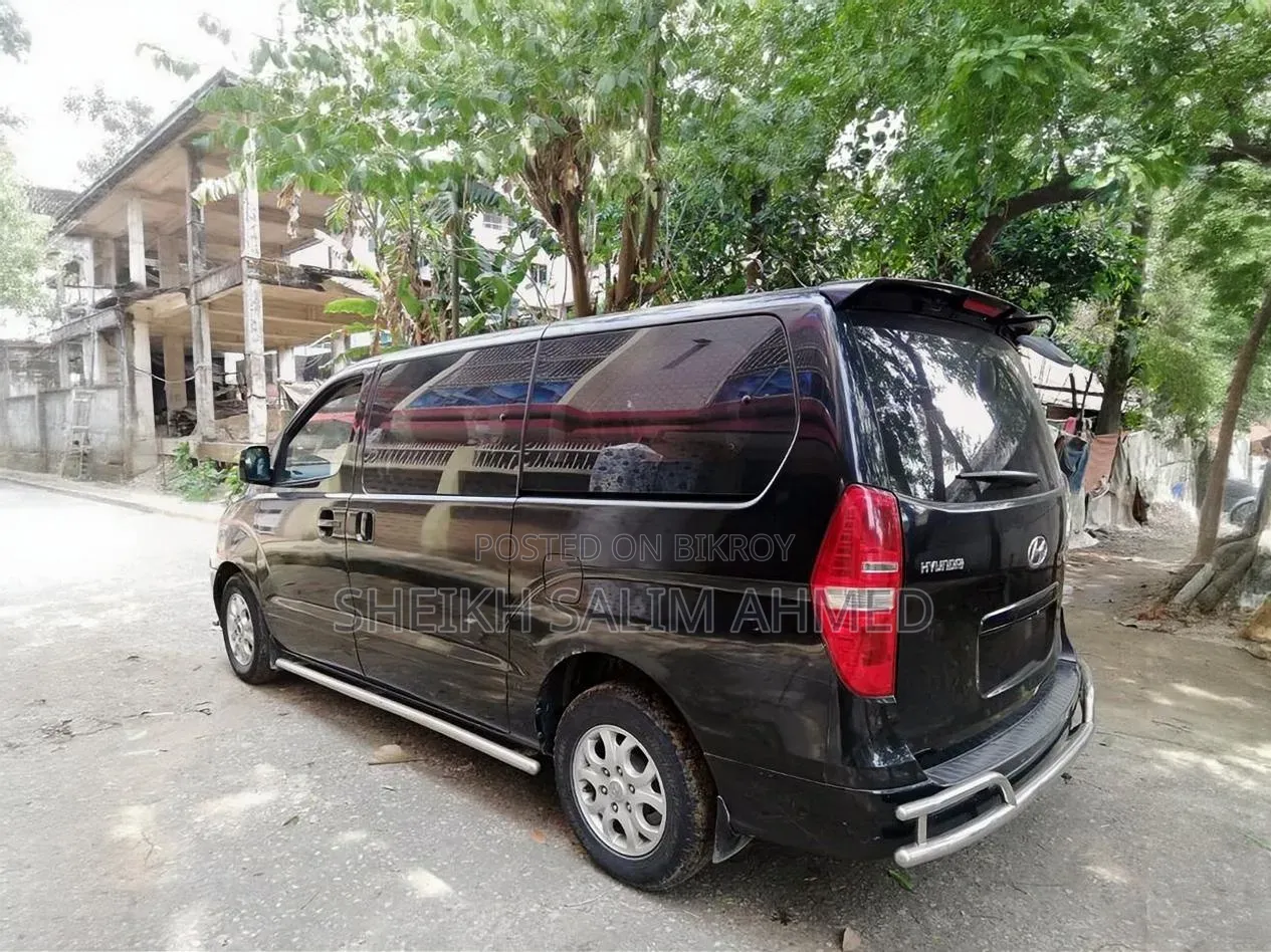 Hyundai H1 2.4 GLS 2010 Black