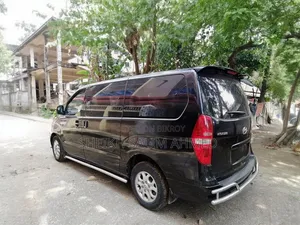 Hyundai H1 2.4 GLS 2010 Black