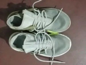 Basketball Shoes (Insane Grip)