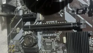 Ryzen 3 3200g Processor & Gigabyte B560m H Motherboard