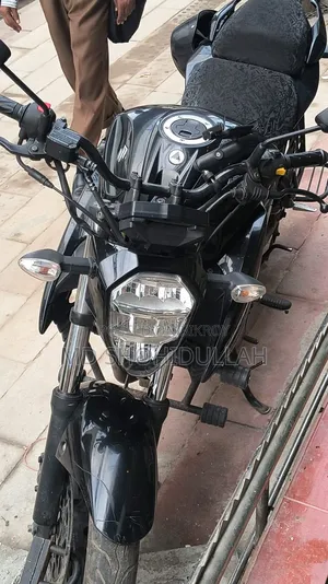 সুজুকি জিক্সার এসএফ ২০২৫ কালো