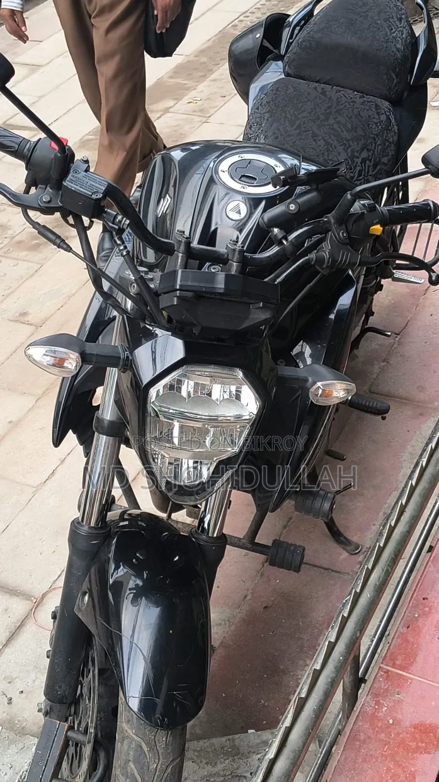 সুজুকি জিক্সার এসএফ ২০২৫ কালো
