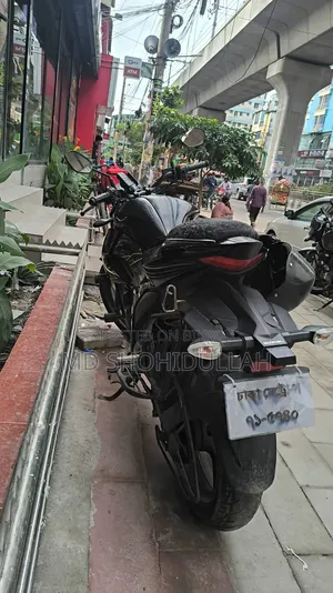 সুজুকি জিক্সার এসএফ ২০২৫ কালো