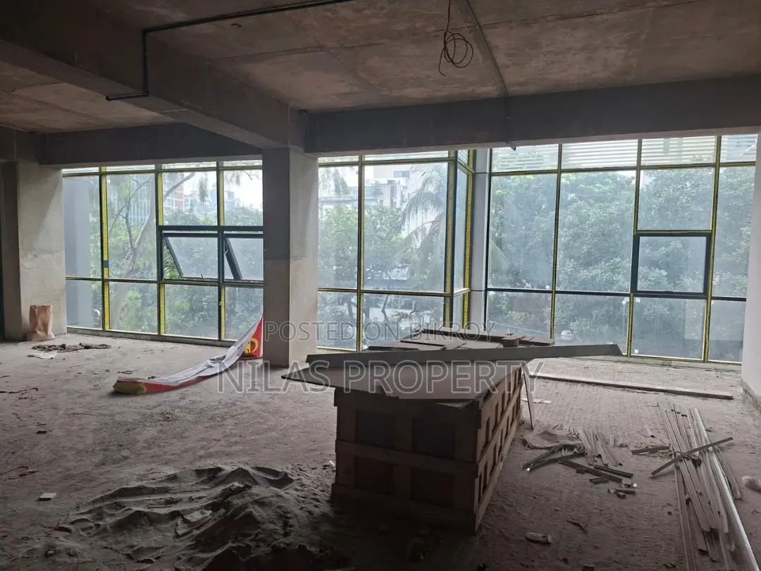 Prominent 2nd Floor Commercial Space Rent
