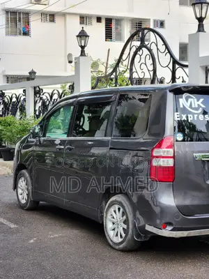 Toyota Noah 2010 Gray