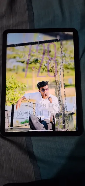 Apple iPad Air (2020) 64 GB Gray