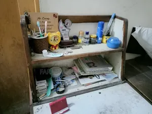 পড়ার ও জামাকাপড় রাখার টেবিল