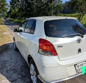 Toyota Vitz 2009 Pearl