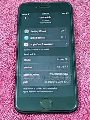 Apple iPhone SE 128 GB Black