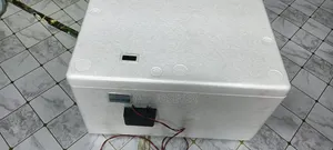 Manual incubator for 70-100 eggs