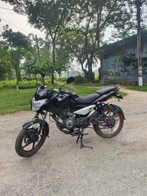 বাজাজ পালসার ১৩৫ এলএস ২০১১ কালো
