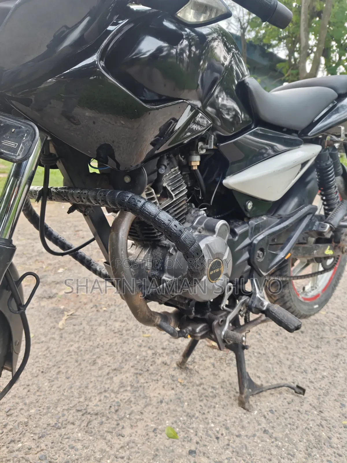 বাজাজ পালসার ১৩৫ এলএস ২০১১ কালো