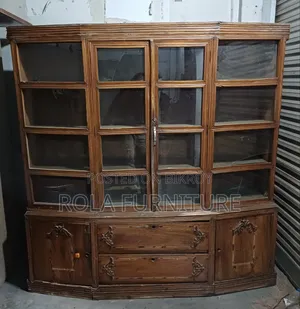 Sari Rendi Wood Wall Showcase 6/6 Feet