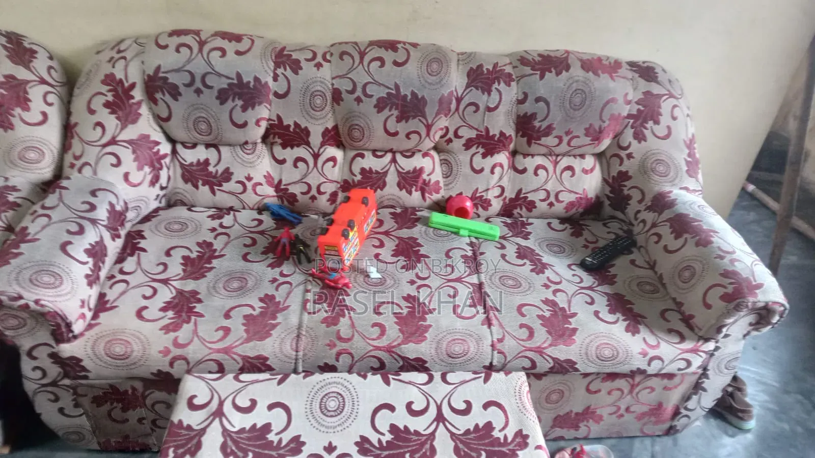 Selling Sofa Set