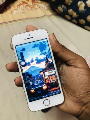 Apple iPhone 5s 16 GB Gold