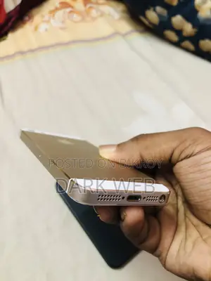 Apple iPhone 5s 16 GB Gold