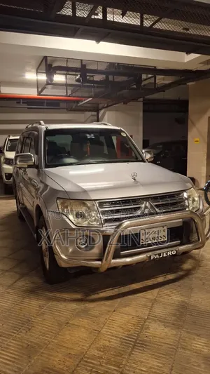 Mitsubishi Pajero 2010 Silver