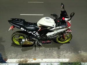 Suzuki Gixxer SF 2016 White