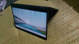 Laptop Dell Latitude 7390 2-in-1 8GB Intel Core i5 SSD 512GB