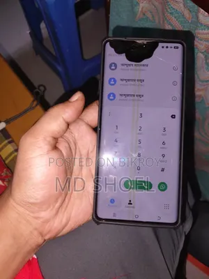 টেকনো ক্যামন ৪০ প্রো ৪জি ২৫৬ জিবি কালো