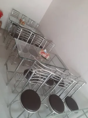টেবিল চেয়ার
