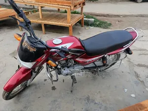 Bajaj CT 100 2016 Red