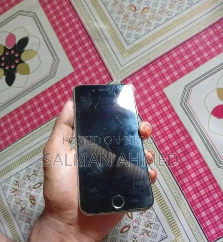 Apple iPhone 6s 32 GB White