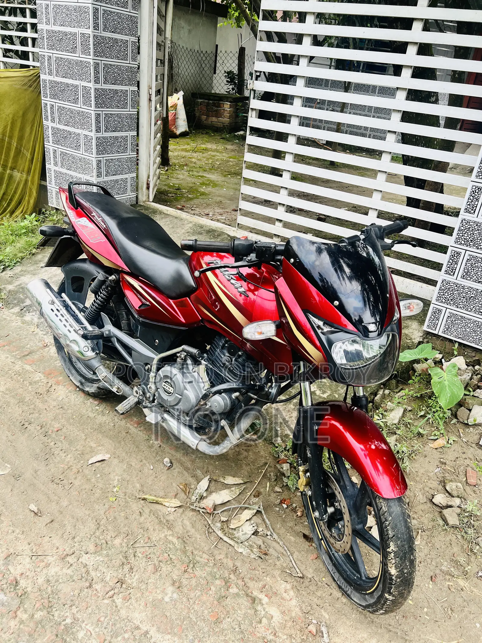 New Bajaj Pulsar 150 2016 Red