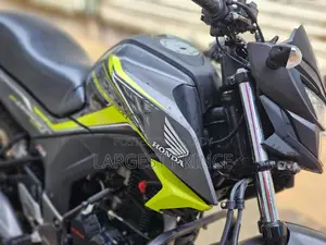 Honda Hornet 2022 Blue