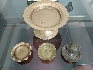 পুরানো শিল্পকর্ম বিক্রির জন্য