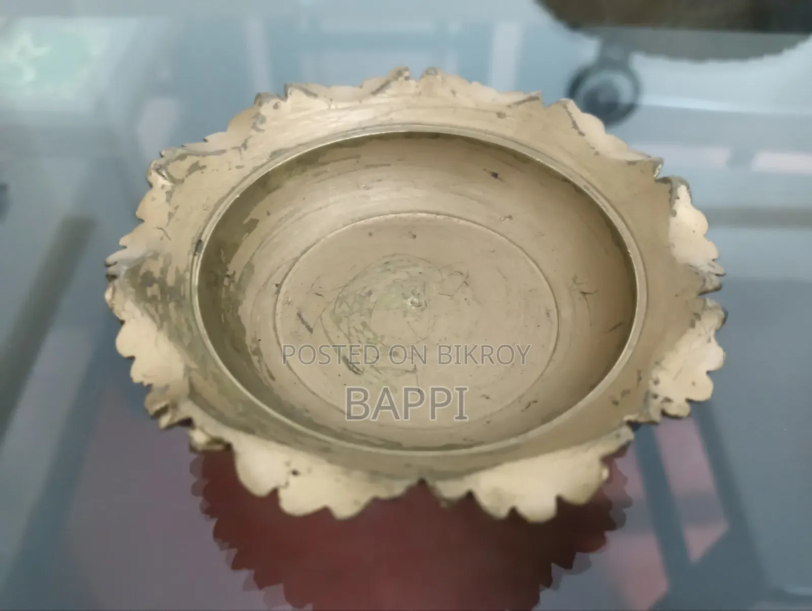 পুরানো শিল্পকর্ম বিক্রির জন্য