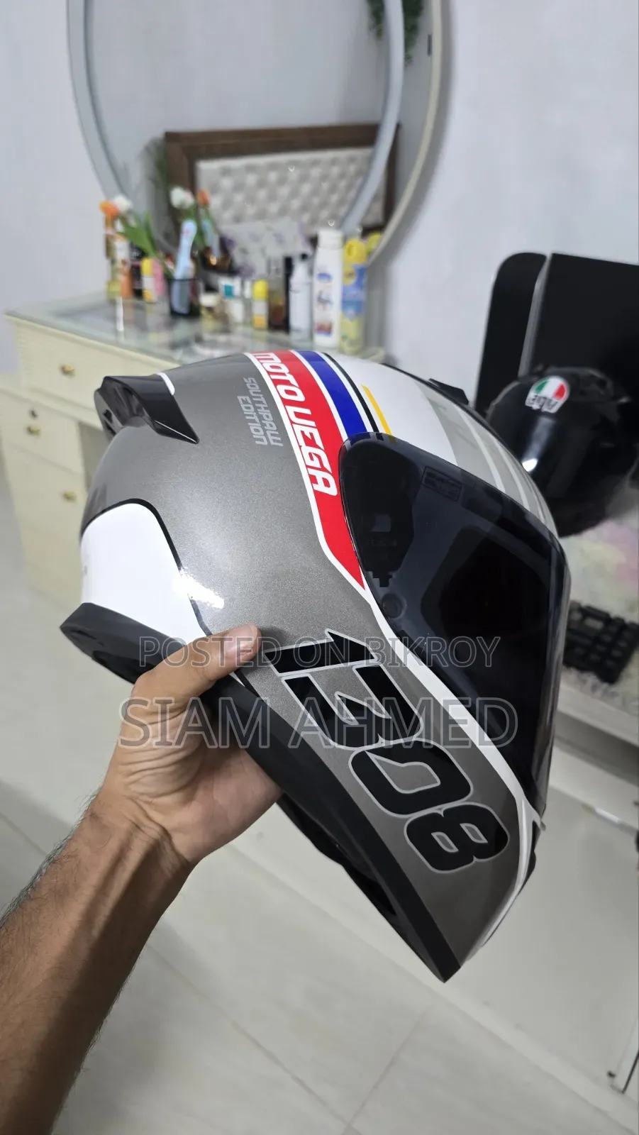 Vega Bolt 1308 Southpaw Edition