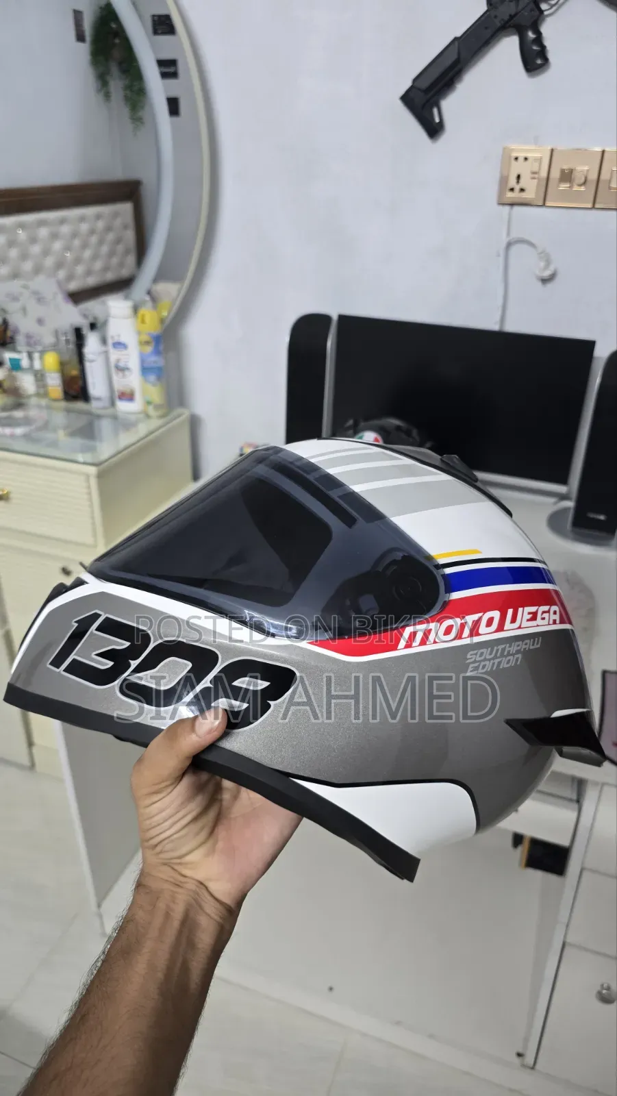 Vega Bolt 1308 Southpaw Edition