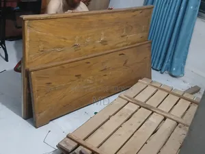 5-year-old used bed for sale