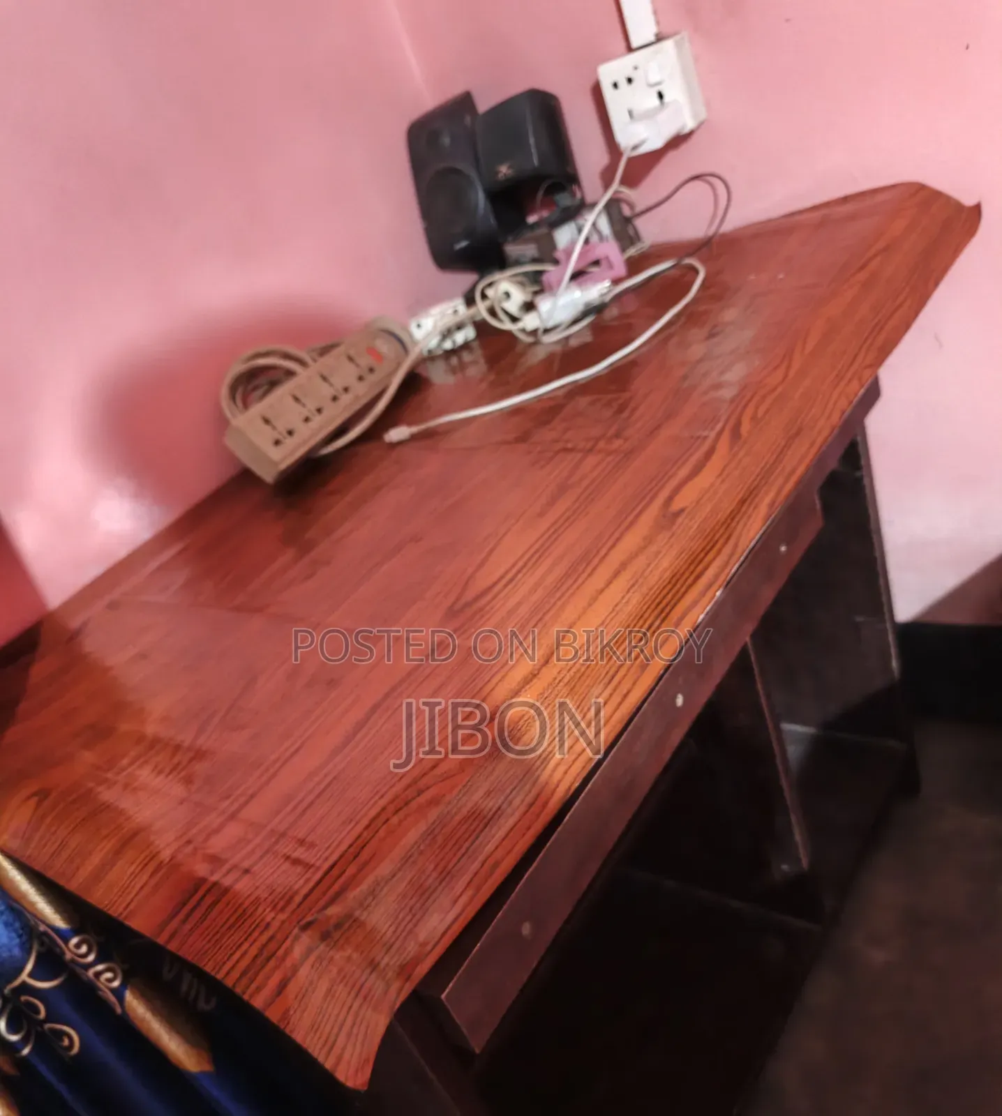 কম্পিউটার টেবিল