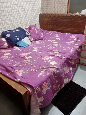 Semi-box Bed