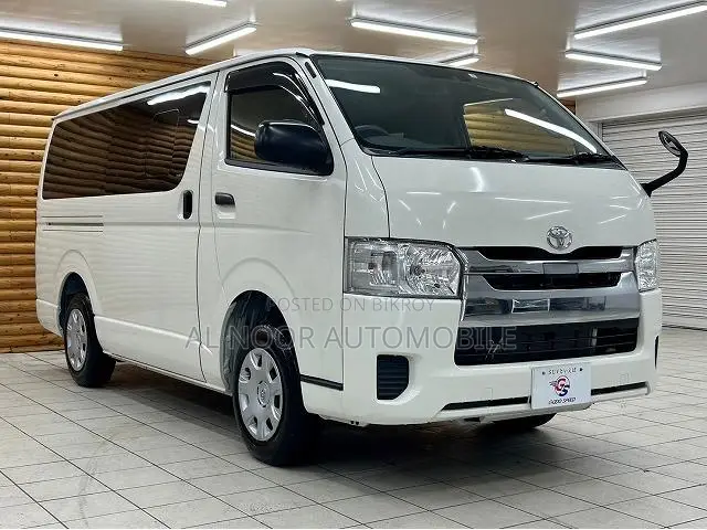 Toyota HiAce 2021 White