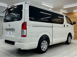 Toyota HiAce 2021 White