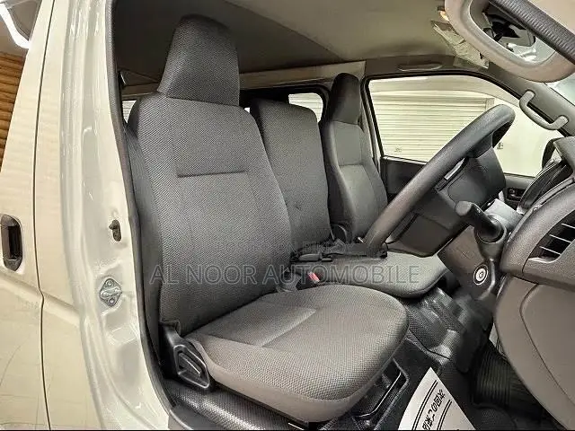 Toyota HiAce 2021 White
