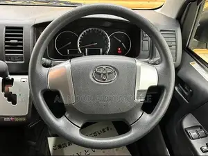 Toyota HiAce 2021 White