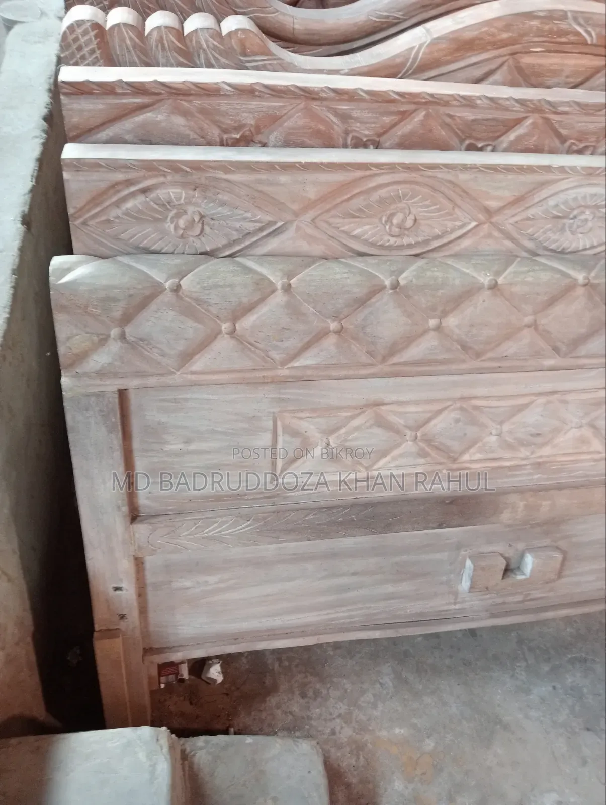Semi-box Bed