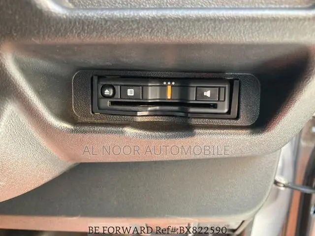 Toyota HiAce 2021 Silver