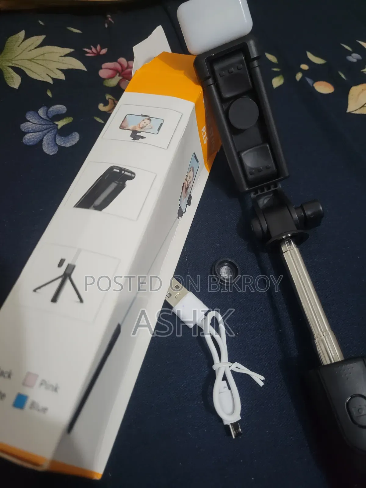 Black Selfie Stick R1s 3 in 1 Bluetooth Remote Control Phone