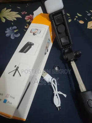 Black Selfie Stick R1s 3 in 1 Bluetooth Remote Control Phone